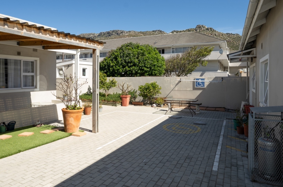 1 Bedroom Property for Sale in Fish Hoek Western Cape